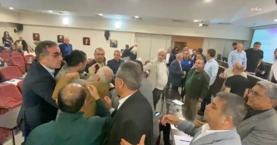 Karşıyaka Belediyesi’nde Skandal Gerginlik “Adam Gibi Konuş Lan”Yönetim Krizi Büyüyor!