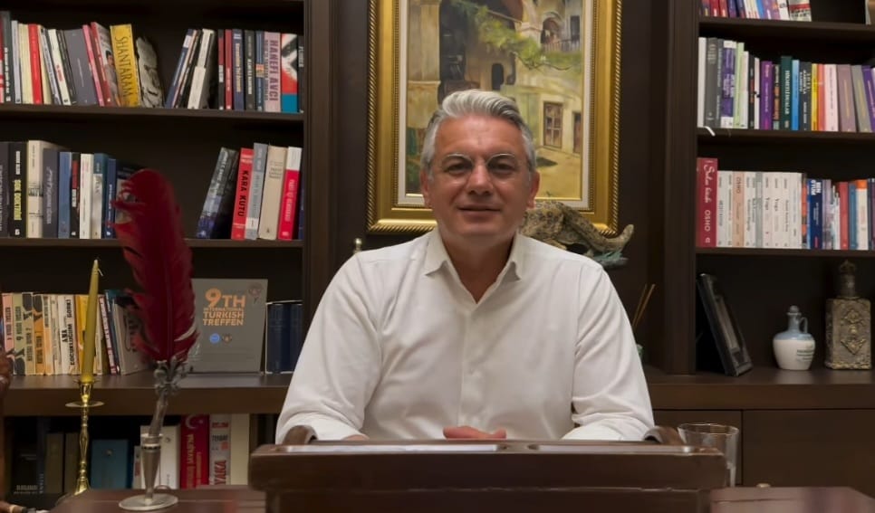 Hüseyin Mutlu Akpınar’dan Cemil Tugay’a Sert Eleştiriler “Ben Arsa Satarak Belediyecilik Yapmadım”