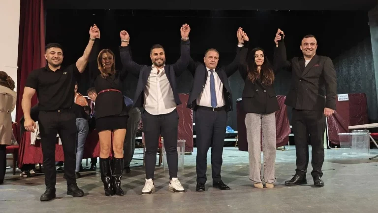 İzmir Hamamcılar Odası’nda 35 Yıllık Devir Kapandı: Özge Sarı ile Yeni Dönem!