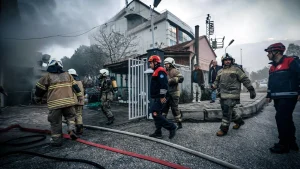 Bornova’da Korku Dolu Sabah: Ayakkabı Fabrikası Alevlere Teslim Oldu!