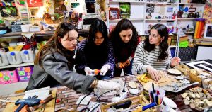 Atıkta Sanat: Gençler Doğaya Dönüşen Tasarımlar ile İklim Mücadelesine Dokunuş