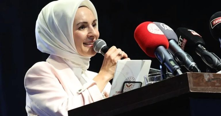 Bakan Göktaş’tan Budapeşte’de “Aile Odaklı Zirve”de önemli mesajlar