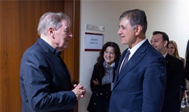 Bir Şehrin Ruhu: İzmir Oda Orkestrası ve Şef Griffin’ın Dokunuşuyla Zamansız Bir Buluşma