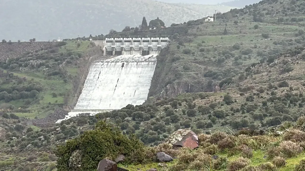 İzmir’de Barajlar Doldu Taştı: Kapaklar Kontrollü Açılıyor! DSİ’den Kritik Taşkın Uyarısı