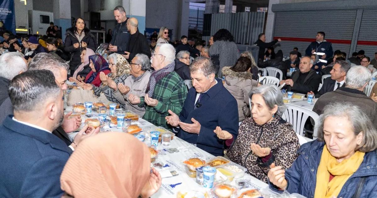 Buca’da İftar Sofrasında Birlik ve Dayanışma Coşkusu: Tugay’dan Bucalılarla Sohbet ve Dostluk Paylaşımı