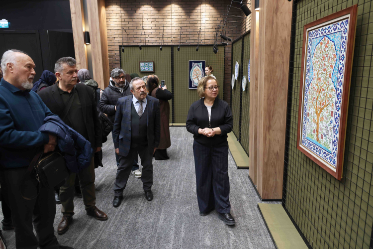 Çini Hikayelerinin Ruhu: Gelenekten Geleceğe Yükselen Parlak İzler