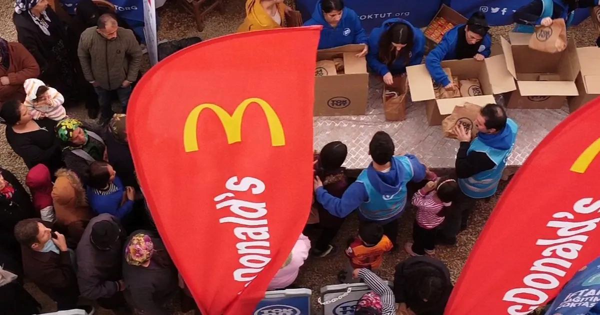 Depremler Sonrası Dayanışmanın Gücü: McDonald’s Türkiye ve TOKTUT Derneğiyle Ramazan’da İftar ve Paylaşım