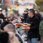 İstanbul’dan İzmir’e Ramazan Coşkusu: Karşıyaka’da On Binlerce İftar Sofrasında Buluşan Kentin Nabzı