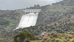 İzmir’de aşırı yağışlar sonrası barajlardan kontrollü su bırakılıyor