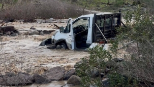 İzmir’de derede mahsur kalan 3 kişi kurtarıldı