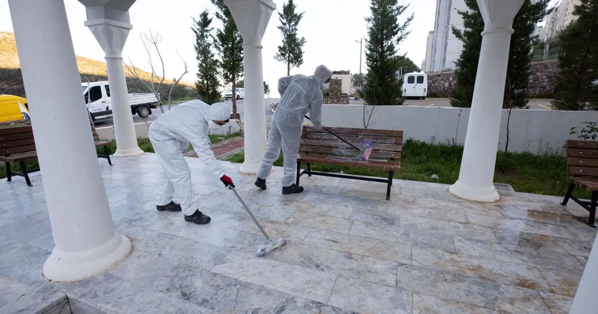 İzmir Narlıdere’de camilerde temizlik çalışması