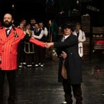 İzmir’de Arturo Ui’nin Önlenebilir Tırmanışı Prömiyeri Şehri Şenlendirdi: Tiyatro Dünyasının Öncü İsimleri İzmir’de Buluştu