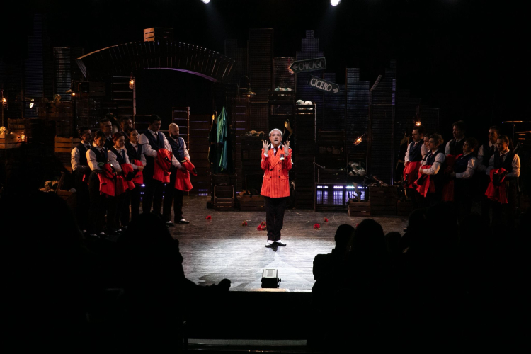 İzmir'de Arturo Ui’nin Önlenebilir Tırmanışı Prömiyeri Şehri Şenlendirdi: Tiyatro Dünyasının Öncü İsimleri İzmir’de Buluştu