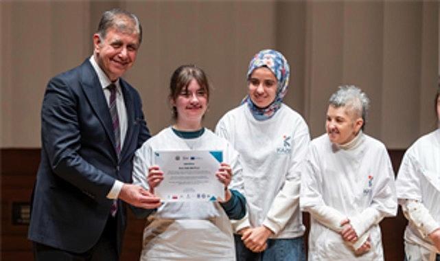 İzmir’de Engelleri Aşan İstihdam Atölyesi: IDEA-VET’in Erişilebilir İstihdam Konferansı ve Mutfak Becerileri Modülüyle Yeni Bir Başlangıç