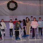 İzmir’de öğrenciler buz pistinde buluştu