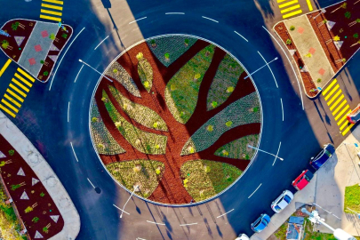 İzmir’in Kentine Yeni Doku: Suya Dayanıklı ve Estetik Peyzaj Tasarımlarıyla Şehir Yeniden Şekilleniyor