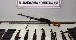 Jandarma’nın Silah Kaçakçılığına Karşı Sarsılmaz Hamlesi: 27 İlde Eş Zamanlı Baskınlar ve Geniş Operasyon