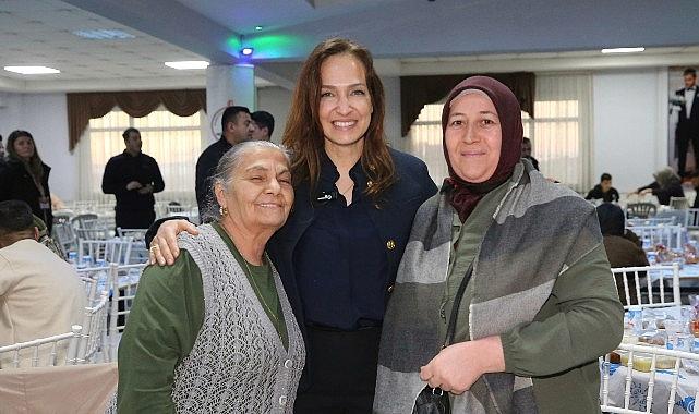 Karşıyaka’da ilk iftar sofrası Cumhuriyet Mahallesi’nde kuruldu