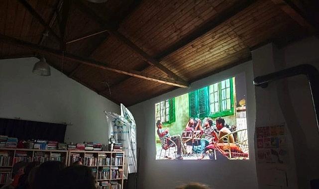 Köyün Perdelerini Ardına Kadar Açan Işık: Barbaros’ta Sürükleyici Bir Sinema Yolculuğu