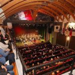 Kültürün Ruhu Sahneye Taşınırken: Rauf Denktaş Kültür Merkezi’nin Ayvalık’a Hayat Veren Işığı