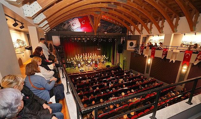 Kültürün Ruhu Sahneye Taşınırken: Rauf Denktaş Kültür Merkezi’nin Ayvalık’a Hayat Veren Işığı