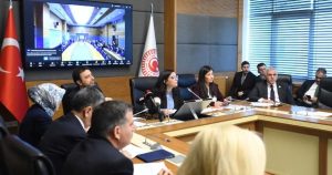 OKUL POLİSİ UYGULAMASININ KARŞILAŞTIRMALI AÇIĞI: CEZA EHLİYETİ YAŞLARI, REHABİLİTASYON ve GENÇLERİN GELECEĞİ Etrafında Yeniden Düşünceler