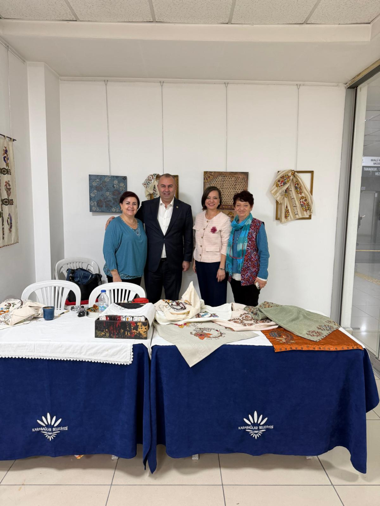 Sahnenin Ardında Yazmacılık: İzmir’de Sanat ve Gelenek Birlikte Canlanıyor