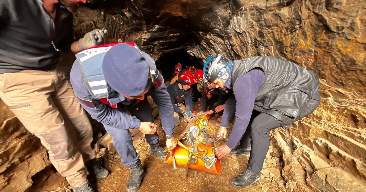 Sıradışı Mağara Keşfi: İzmir’deki Sütini Mağarası’nda Usta Kurtarma Operasyonu ve Genç Öğrencinin Hikayesi