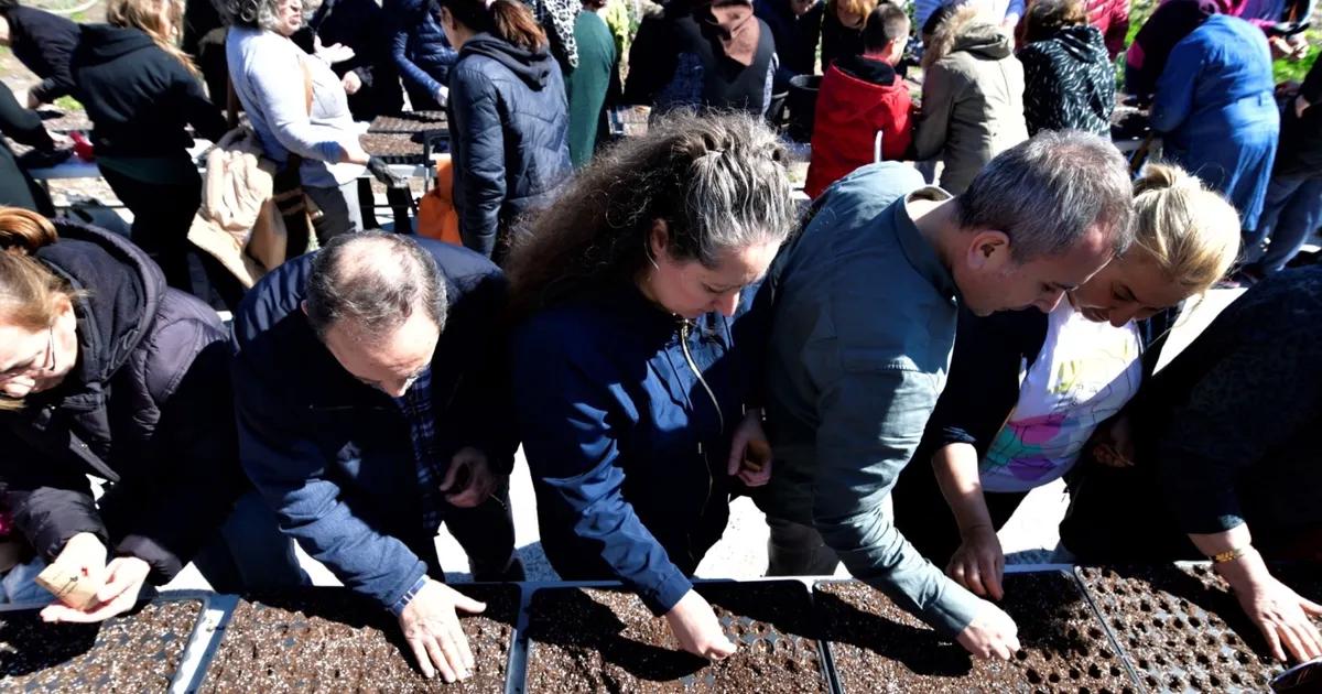 Toprağa Değer Katan Kadınlar: Bornova Kent Bostanlarıyla Yeni Bir Umut Dönemi