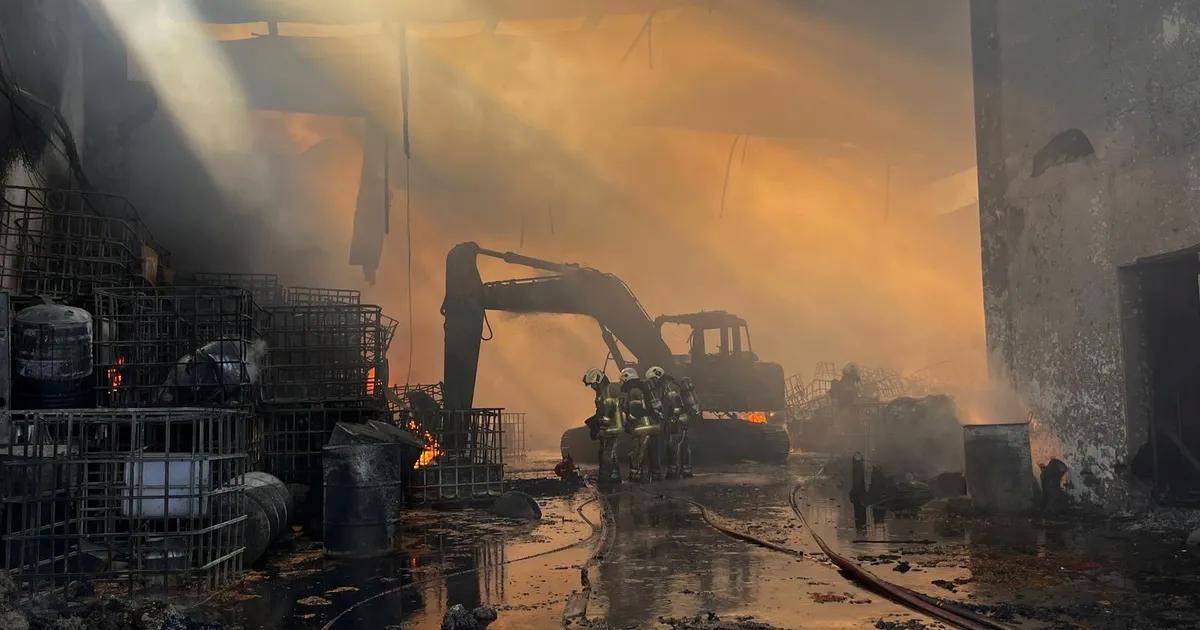 Torku Göksu’da Büyük Yangın Alarmı: Operatörler Hızla Müdahale Etti, Tüm Fabrika Güvenli Şekilde Tahliye Edildi