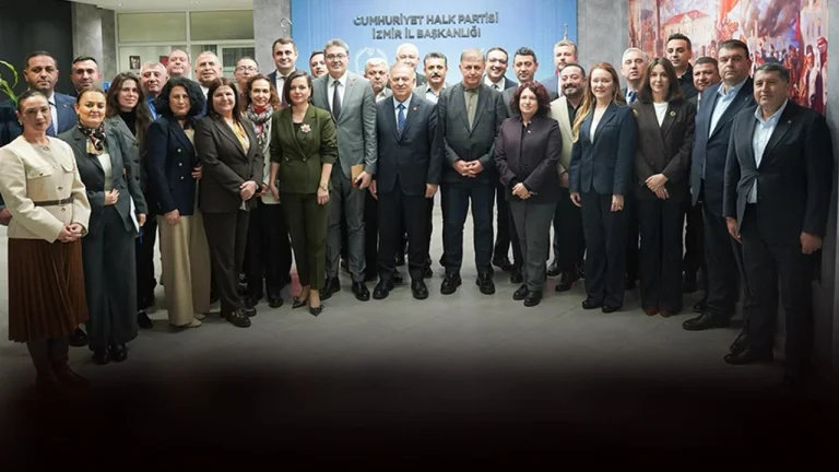 Tugay parti değiştirenlere sert çıktı ve net mesaj verdi: İzmir’de kimse parti değiştirmez!