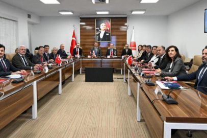 Türkiye’nin Demokrasi ve Dayanışma Vurgusu: Uluslararası Belediye Liderleriyle Sahnelenen Zirve