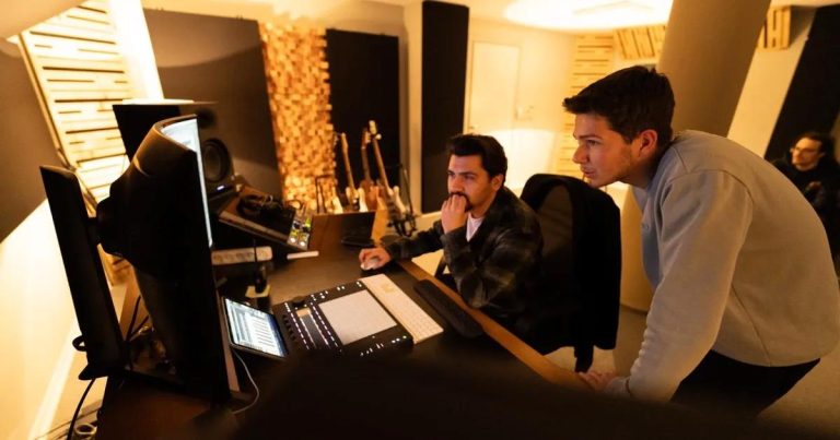 Ücretsiz Müzik Stüdyo Devrimi: İzmir’de Her Yaştan Müziğe Kapı Aralanan Kültürpark Deneyi