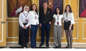 Barışın Kadınları: Renkli Hafıza Çizgileriyle İzmir’in Ruhuna Dokunan Bir Sergi