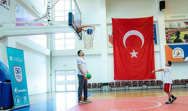 Basketbolun Gücüyle Toplumsal Değişim: One Team ile Hayallerin Ötesine Giden Adımlar