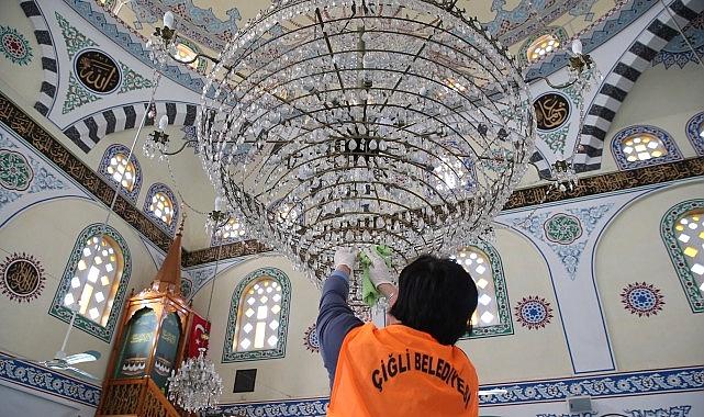 Bayram Temizliğiyle Birlik ve Huzur: Çiğli’de Cami ve Mezarlıklarda Dayanışma ve Restorasyon Hikayesi