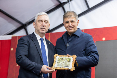 Bergama’da İftar Sofrasında Dayanışma ve Tıp Bayramı Coşkusu: Tugay’dan Muhtarlara Özel Teşekkür