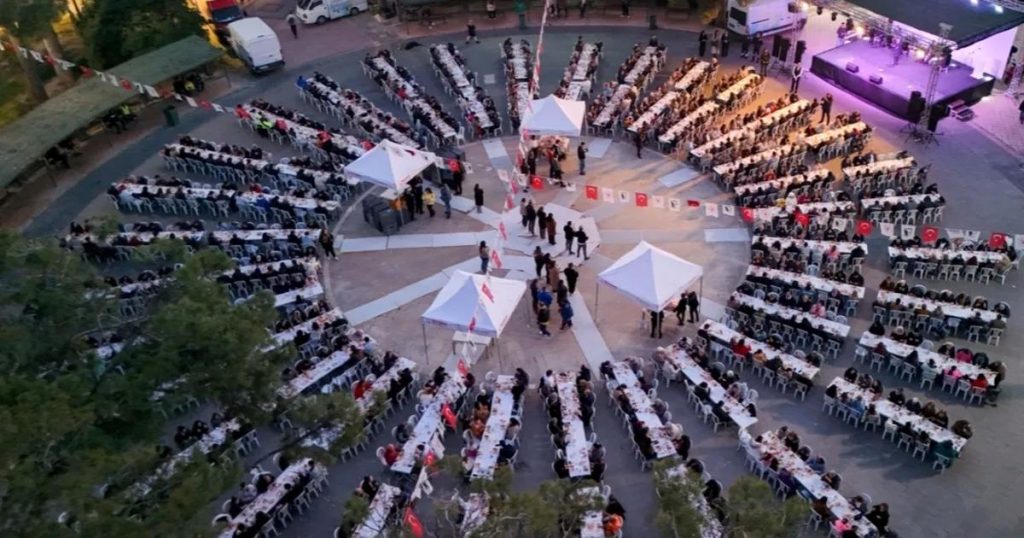 Bornova’da İftar: Eşki’nin Umudu ve Dayanışma Mesajları