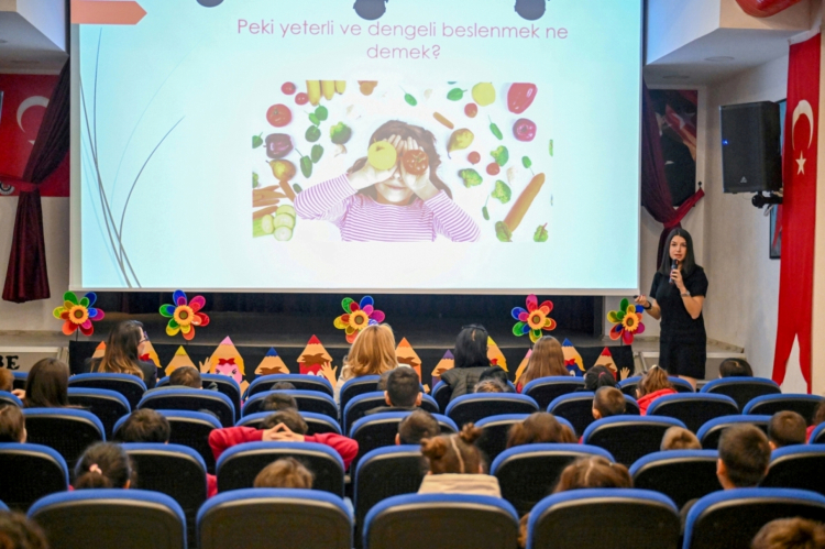 Bornova’da Sağlık Bilinci Sürücü Sahne: Okullarda Yaşayan Sağlık Eğitimi