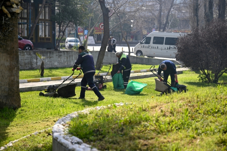 Bornova’da Yeşil Şevk: Parklar, Yürüyüş Yolları ve Fidan Üretimiyle Kent Yeniden Canlanıyor