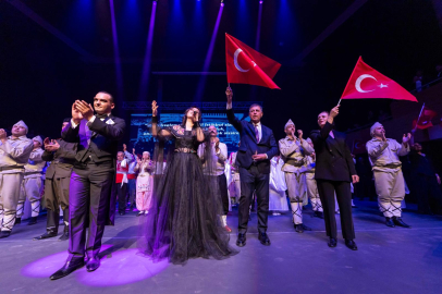 Çanakkale’nin İzlerini Sahneye Taşıyan Uyan Memet: İzmirlilerin Direniş ve Şiir Dolu Anları