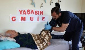 Çeşme’de Bayrama Dokunan Dayanışma: Yaşlı ve Özel Gereksinimli Komşularımıza Ev Temizliği ve Kişisel Bakım Desteği