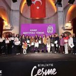 Çeşme’nin Ruhu: Kadınların Sesiyle Yükselen Dayanışma Denizidir