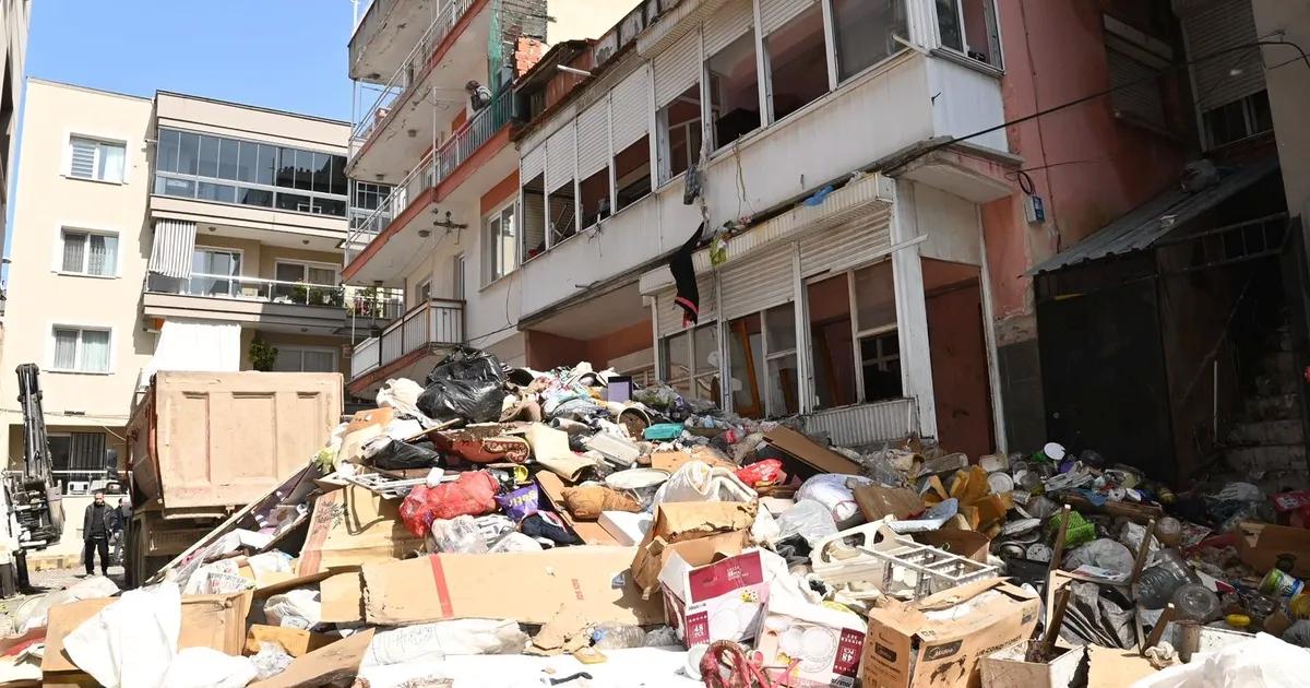 Çevre Sağlığı İçin Zorlu Adım: Karabağlar’da Yol Kenarında Değil İçeride, İçerideki Tehlike Birden Bire Ortaya Çıktı