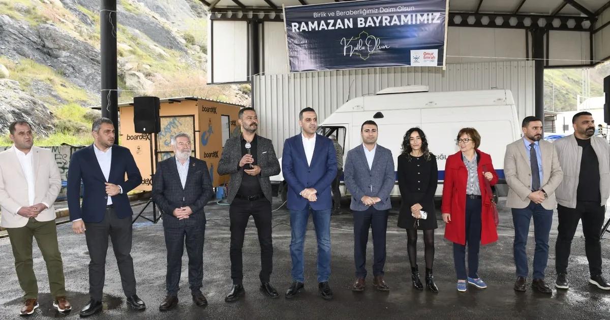 Çiğli’de Bayram Coşkusu ve Dayanışma Mesajı: Belediye Personelinden Sıcak Görüşler