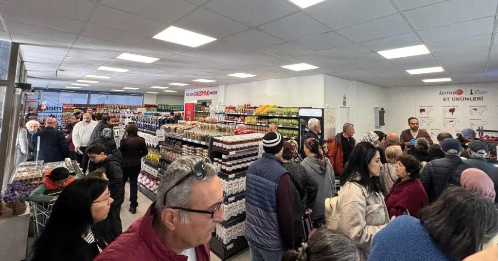 Çiğli’ye İZMAR Rüzgârı: Uygun Fiyatlı Favori Ürünler Sokağa Taşınıyor