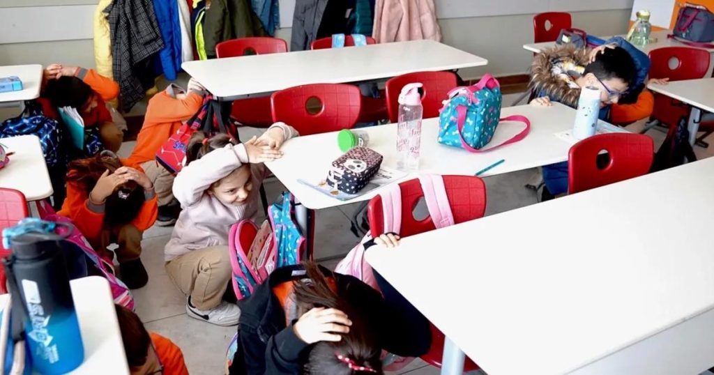 Deprem Farkındalık ve Hazırlık Turu: Öğrenciler Afet Ekipleriyle Ellerinden Gelen En Önemli Güçleri Öğrendi