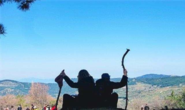 Doğanın İzinde: Baharın Yürüyüş Yolu ve Efes Mimas’un Gizli Damarı