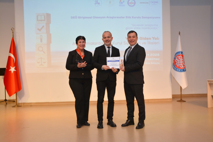 Etik Değerler ve Bilimsel Mükemmellik: DEÜ Sempozyumu Başarıyla Gerçekleşti ve Geleceğe İlerledi