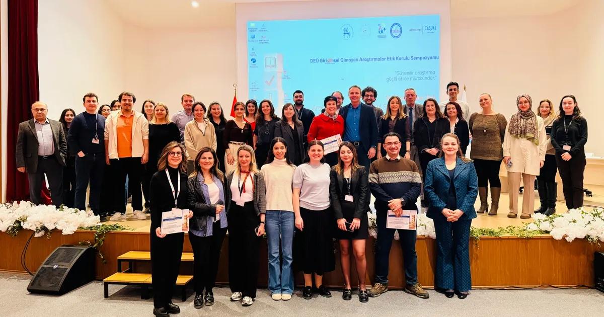 Etik Değerler ve Bilimsel Mükemmellik: DEÜ Sempozyumu Başarıyla Gerçekleşti ve Geleceğe İlerledi
